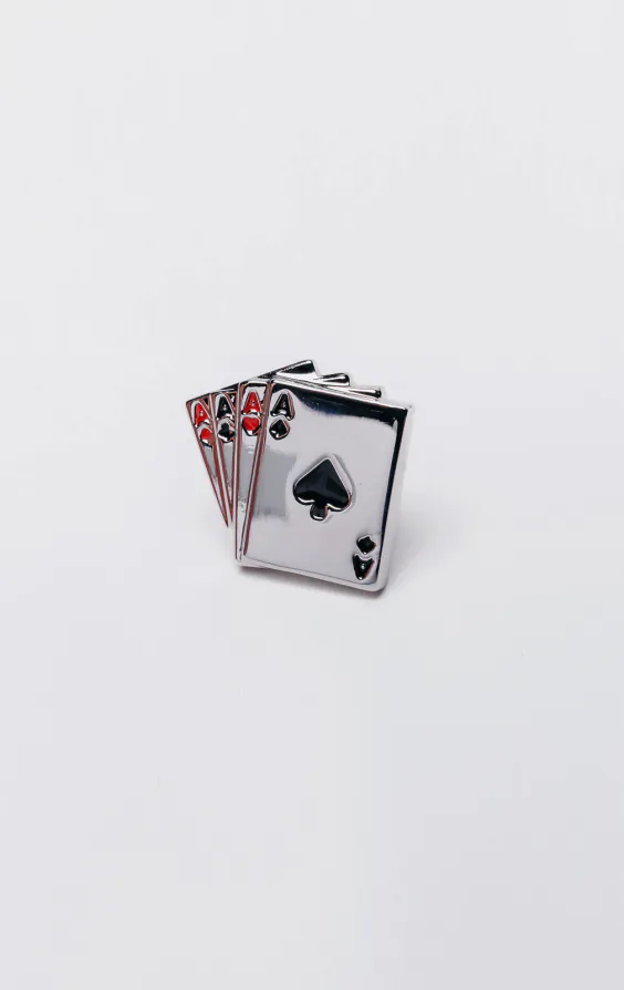 Ess Spelkort Lapel Brosch