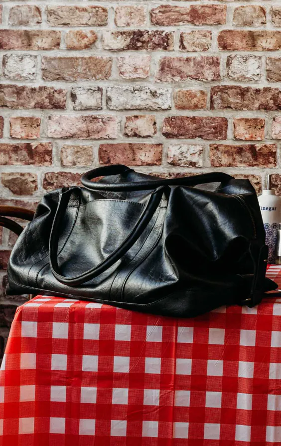 Svart läder weekend bag - photo 4