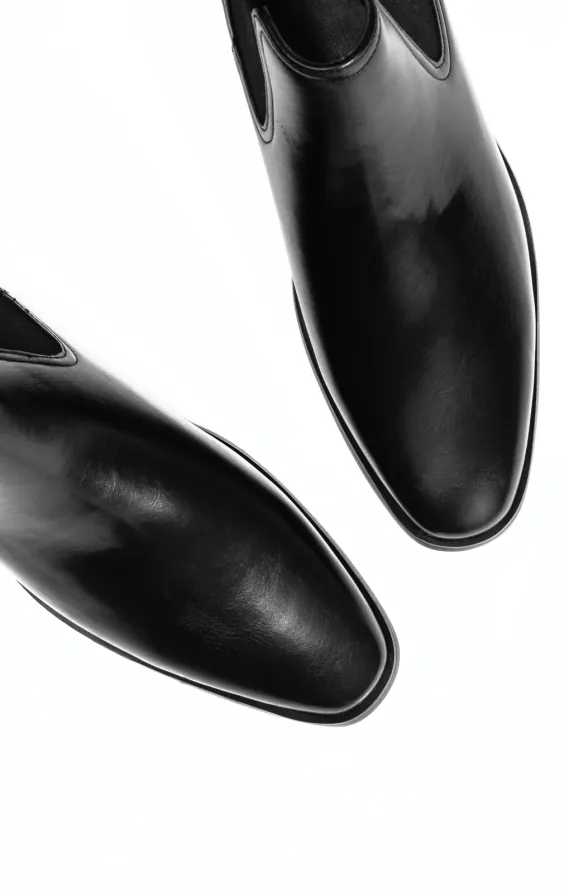 Svarta Chelsea boots - photo 1 Svarta Chelsea boots - photo 1