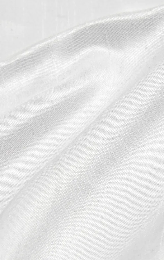 Vit bröstnäsduk i polyester dupion - photo 1 Vit bröstnäsduk i polyester dupion - photo 1
