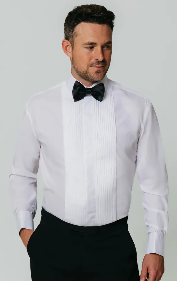 Vit Slimfit skjorta, veckad front, klassisk krage Vit Slimfit skjorta, veckad front, klassisk krage
