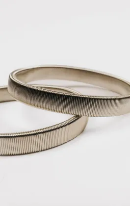 Silverfärgad Armband för skjorta