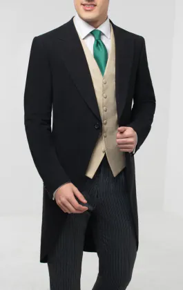 Svart jackettkostym, väst, finskjorta