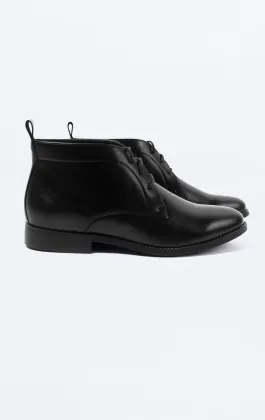 Svarta snörade Chukka boots
