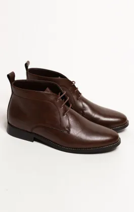 Mörkbruna snörade Chukka boots