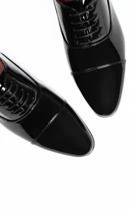 Svart enkla Oxford toe cap lackskor