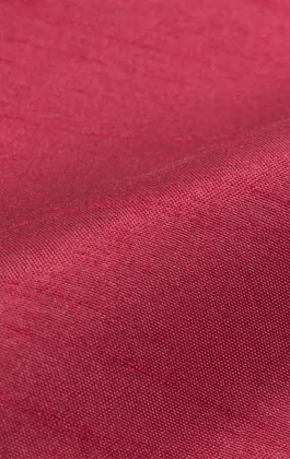 Vinröd bröstnäsduk i polyester dupion